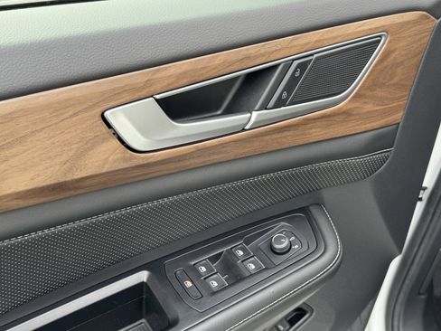 Certified 2024 Volkswagen Atlas SE image 15