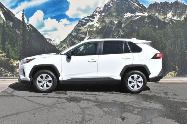 Certified 2024 Toyota RAV4 LE AWD/4WD image 7
