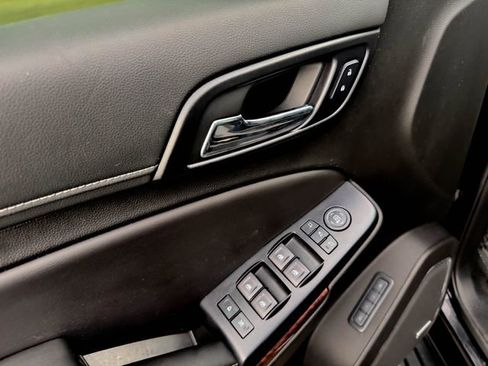 Used 2019 GMC Yukon SLT image 34