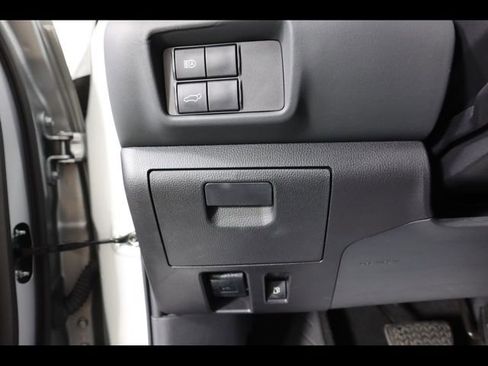 Used 2023 Toyota Highlander XLE image 19