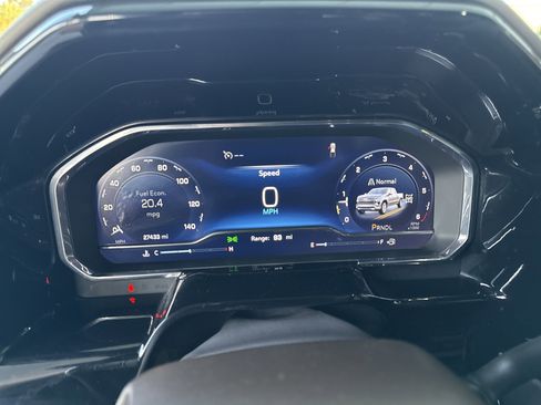 Used 2024 Chevrolet Silverado 1500 LT AWD/4WD image 16