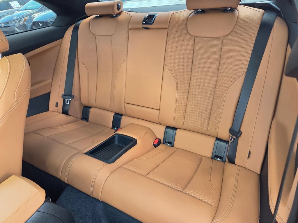 Used 2025 BMW 230i Coupe w/ M Sport Package RWD image 7