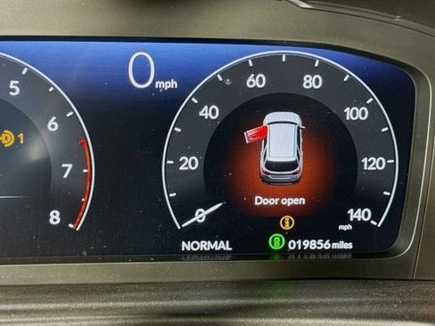 Used 2025 Honda Pilot Black Edition image 12