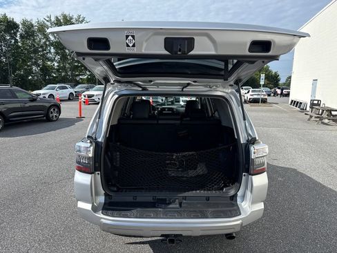 Used 2023 Toyota 4Runner TRD Off-Road Premium w/ Moonroof Package AWD/4WD image 11