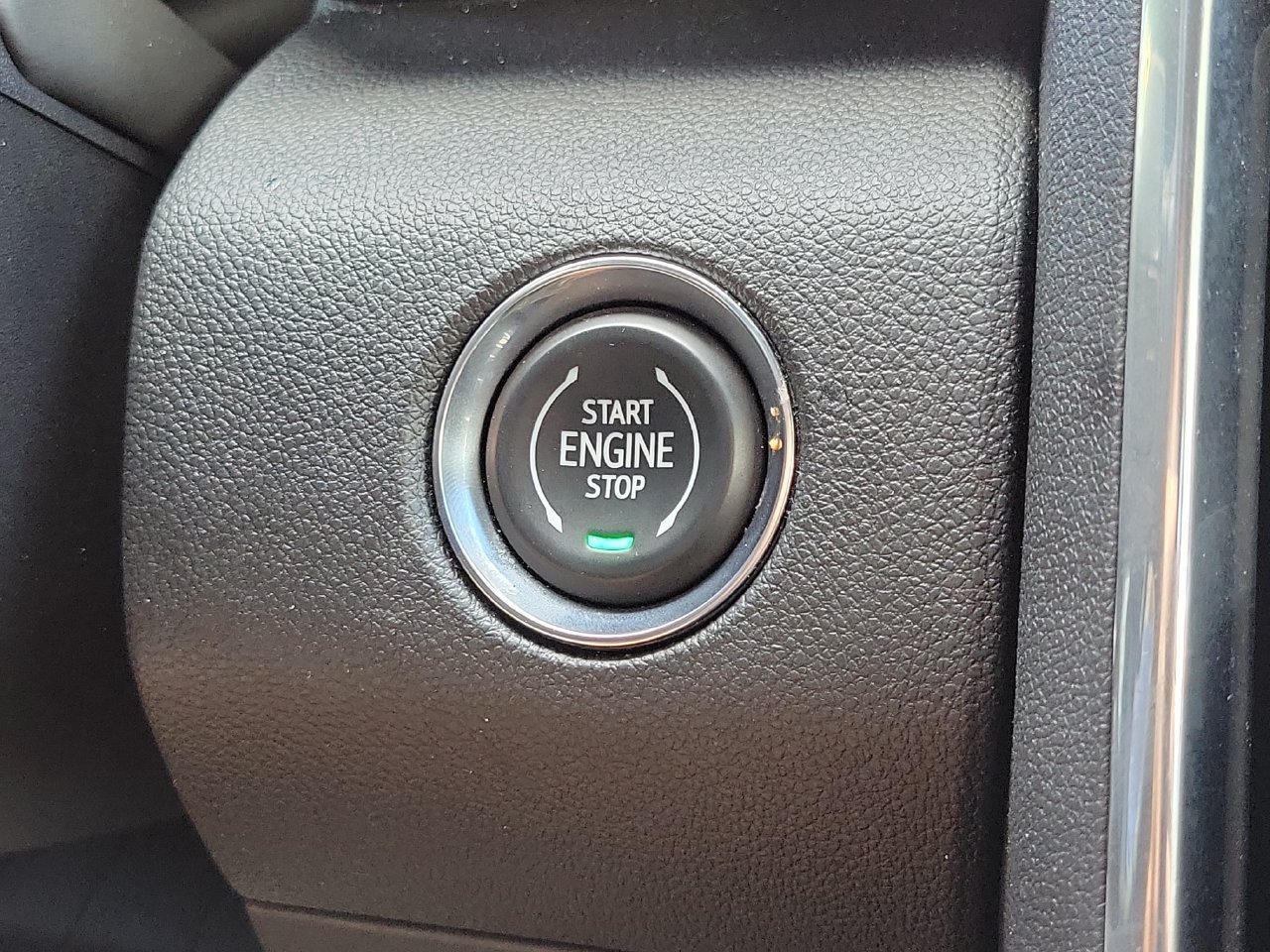 Certified 2026 GMC Acadia Elevation w/ Elevation Premium Package FWD image 28