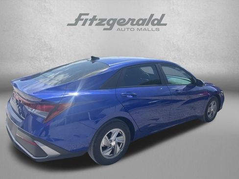 Used 2024 Hyundai Elantra SE image 8