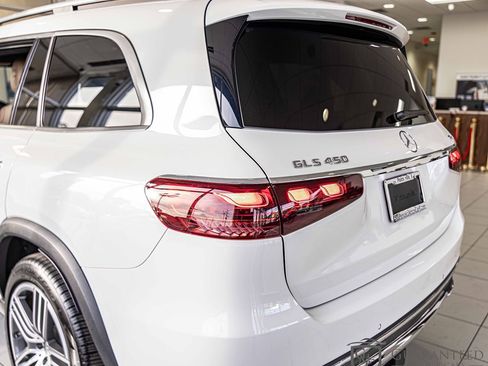 Used 2024 Mercedes-Benz GLS 450 4MATIC image 15
