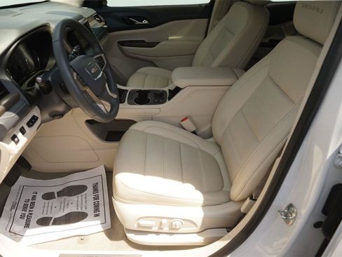 Used 2023 GMC Acadia Denali w/ Denali Ultimate Package AWD/4WD image 9