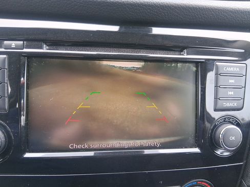 Used 2020 Nissan Rogue S AWD/4WD image 26