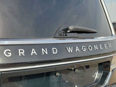 Used 2023 Jeep Grand Wagoneer Series II AWD/4WD image 11