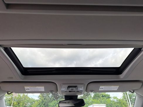 Used 2020 Toyota Sienna XLE Premium FWD image 31