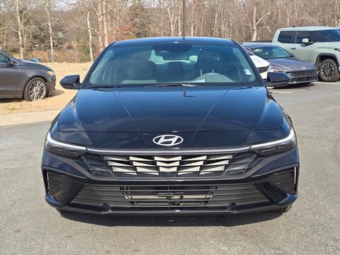 Certified 2025 Hyundai Elantra Blue image 8