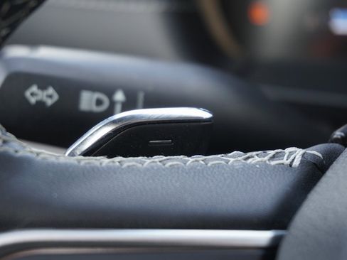 Used 2023 Jeep Grand Cherokee L Limited w/ Luxury Tech Group II image 19