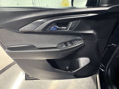 Used 2021 Chevrolet TrailBlazer LT FWD image 18
