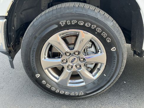 Used 2018 Ford F150 XLT w/ Equipment Group 302A Luxury AWD/4WD image 13