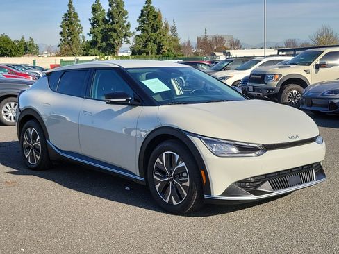 Used 2024 Kia EV6 Light image 25