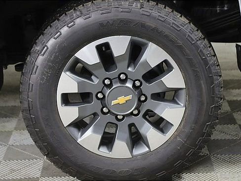 New 2025 Chevrolet Silverado 2500 Custom w/ Custom Value Package image 5