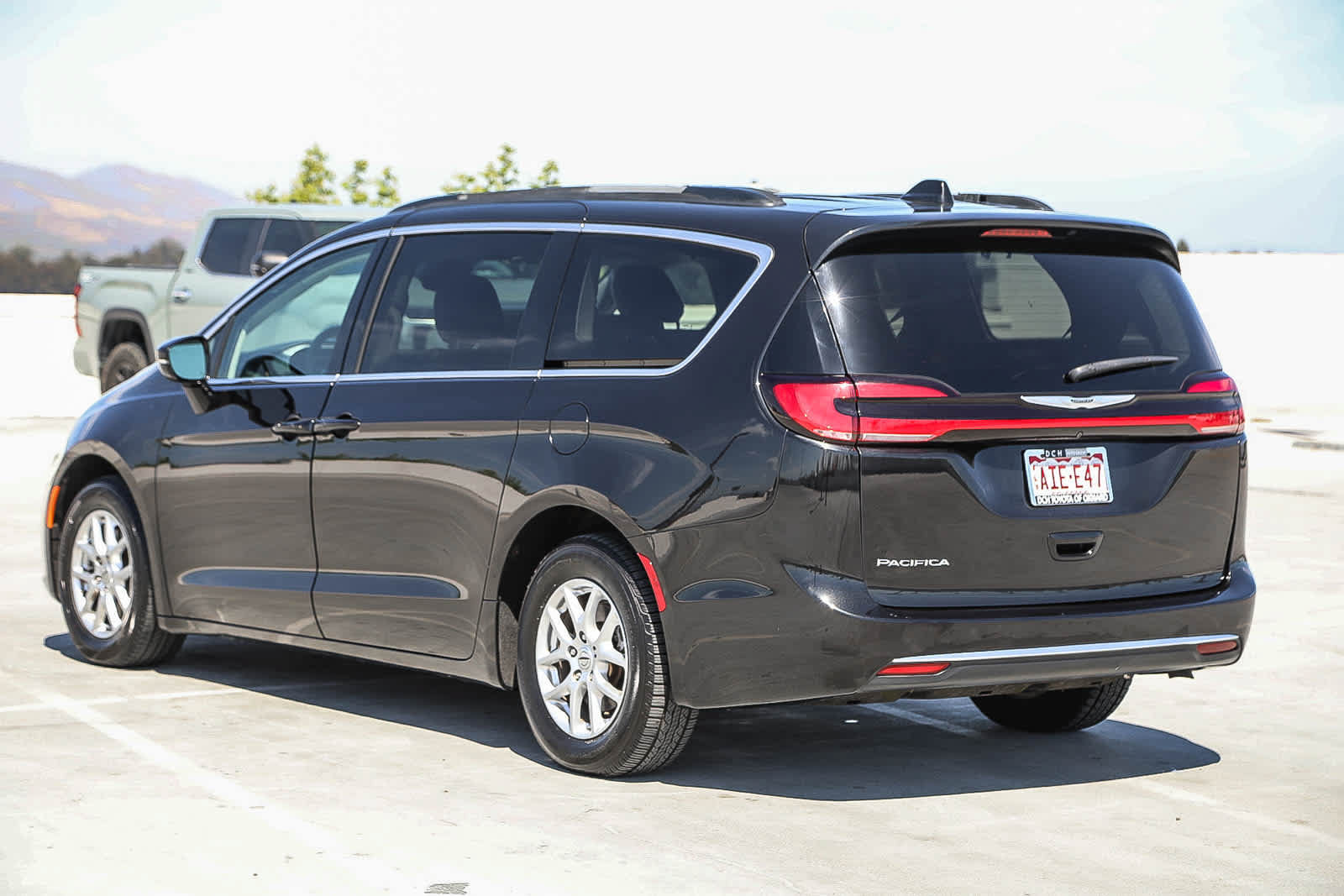 Used 2022 Chrysler Pacifica Touring-L FWD image 7