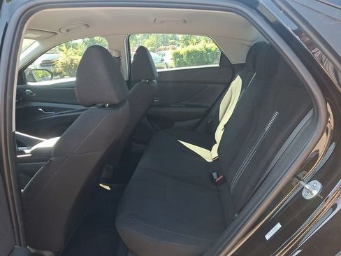 Used 2023 Hyundai Elantra SEL w/ Convenience Package FWD image 12