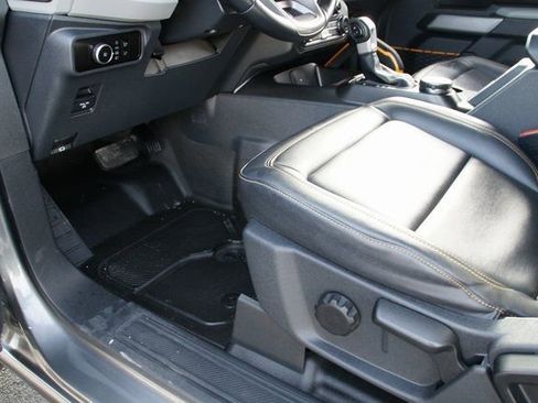 Used 2023 Ford Bronco Badlands w/ Sasquatch Package image 16