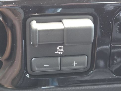 New 2026 GMC Sierra 3500 SLE AWD/4WD image 8