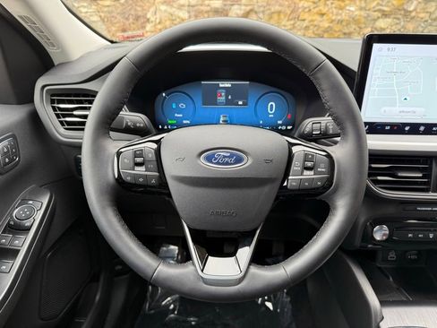 Certified 2024 Ford Escape SE w/ PHEV Premium Package image 16