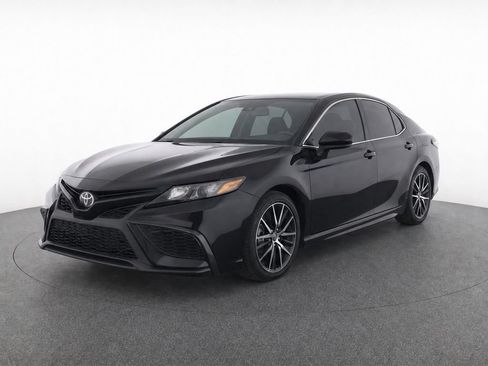 Used 2021 Toyota Camry SE FWD image 1