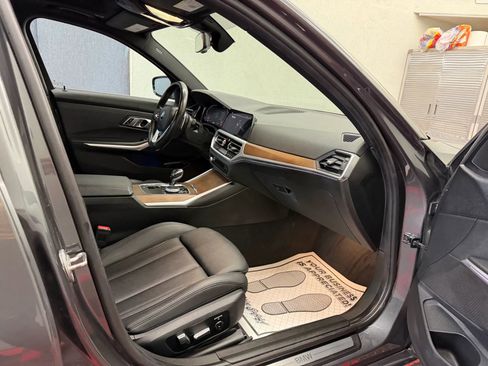 Used 2019 BMW 330i xDrive Sedan w/ Premium Package AWD/4WD image 10