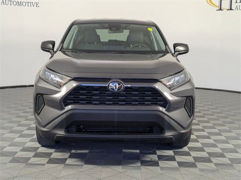 Used 2022 Toyota RAV4 LE image 3