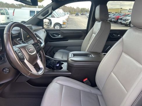 Used 2022 GMC Yukon SLT w/ SLT Luxury Package image 18