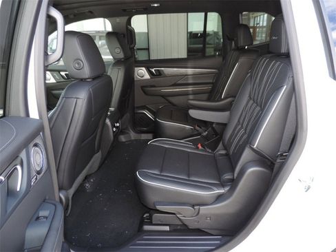 New 2026 Buick Enclave Avenir w/ Super Cruise Package image 18