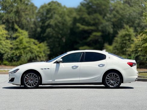 Used 2021 Maserati Ghibli S RWD image 9