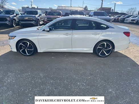 Used 2018 Honda Accord Sport image 2