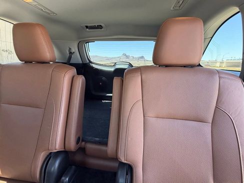 Used 2017 Toyota Highlander Limited w/ Carpet Mat Package FWD image 8