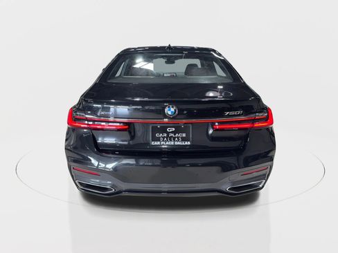 Used 2022 BMW 750i xDrive w/ M Sport Package image 10