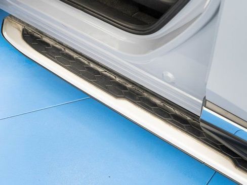 Used 2020 Honda CR-V Touring image 14