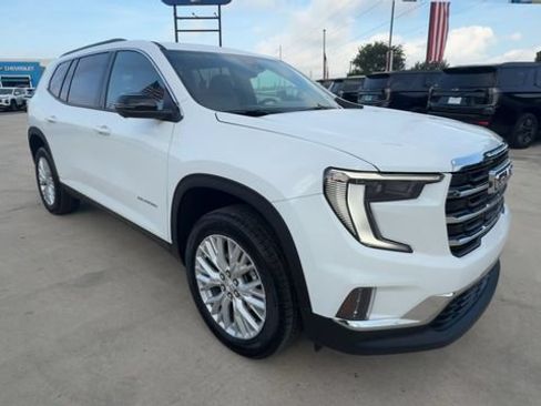 Certified 2026 GMC Acadia Elevation w/ Elevation Premium Package FWD image 2