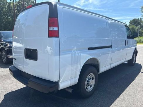 Used 2025 Chevrolet Express 2500 Extended w/ Driver Convenience Package RWD image 5