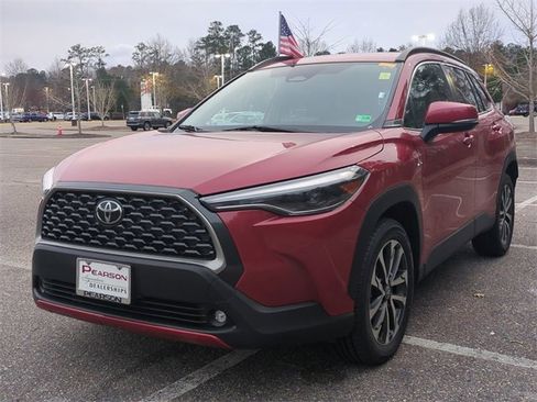 Used 2023 Toyota Corolla Cross XLE image 8