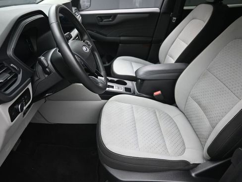 Used 2023 Ford Escape Active w/ Tech Pack #1 AWD/4WD image 12
