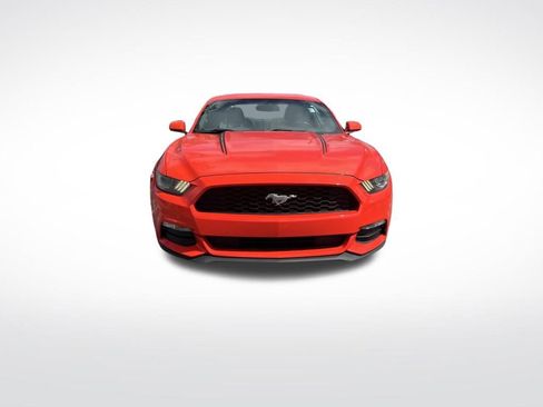 Used 2016 Ford Mustang Coupe image 3
