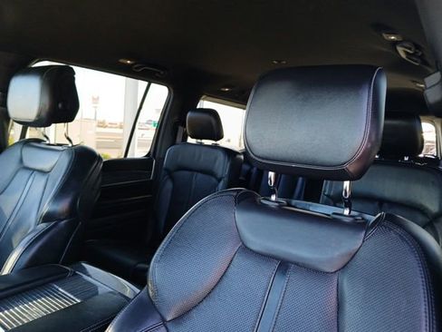 Used 2022 Jeep Wagoneer Series III w/ Flexible Seating Group image 27