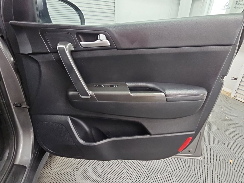 Used 2019 Kia Sportage LX FWD image 34