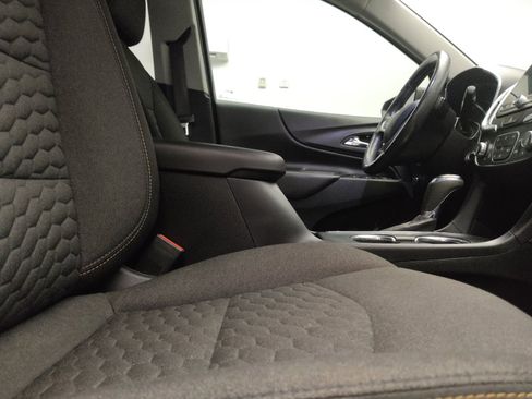 Used 2020 Chevrolet Equinox LT FWD image 21