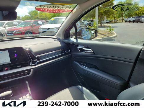 Certified 2025 Kia Sportage EX w/ Premium Package image 18
