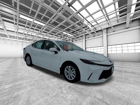 Used 2026 Toyota Camry LE image 1