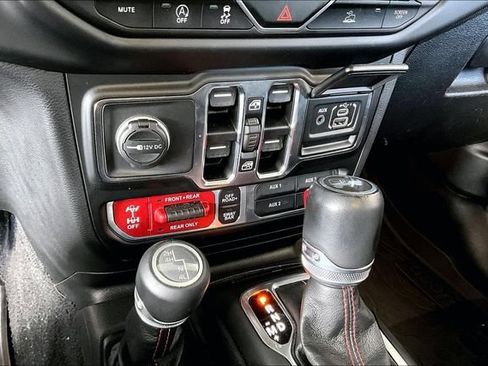 Used 2021 Jeep Wrangler Unlimited Rubicon AWD/4WD image 24