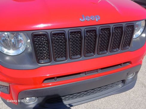 Used 2019 Jeep Renegade Latitude FWD image 19