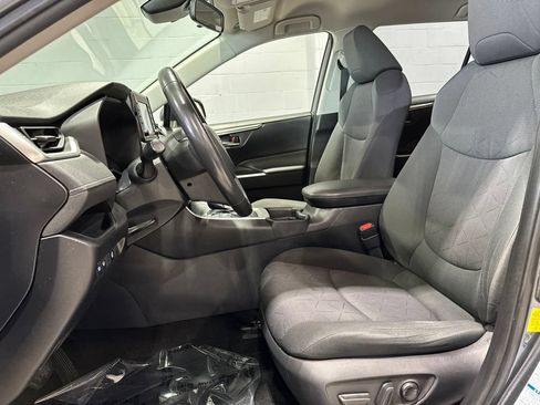 Used 2021 Toyota RAV4 XLE w/ XLE Grade Weather Package AWD/4WD image 12