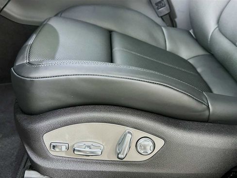 New 2026 Porsche Macan image 13